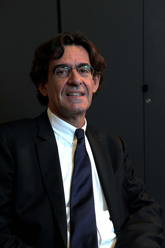Luc Ferry